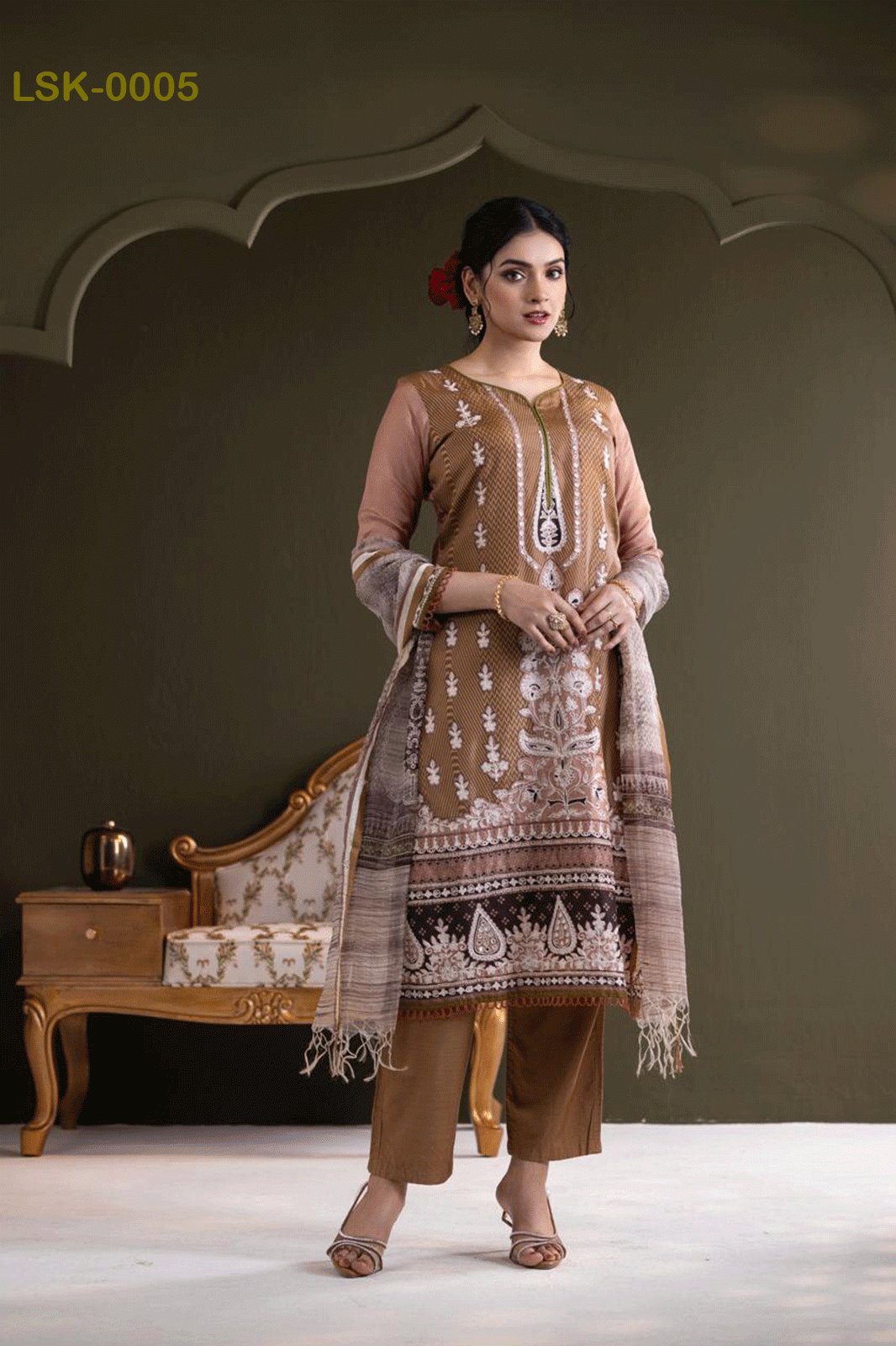 Lady's Salwar Kameez