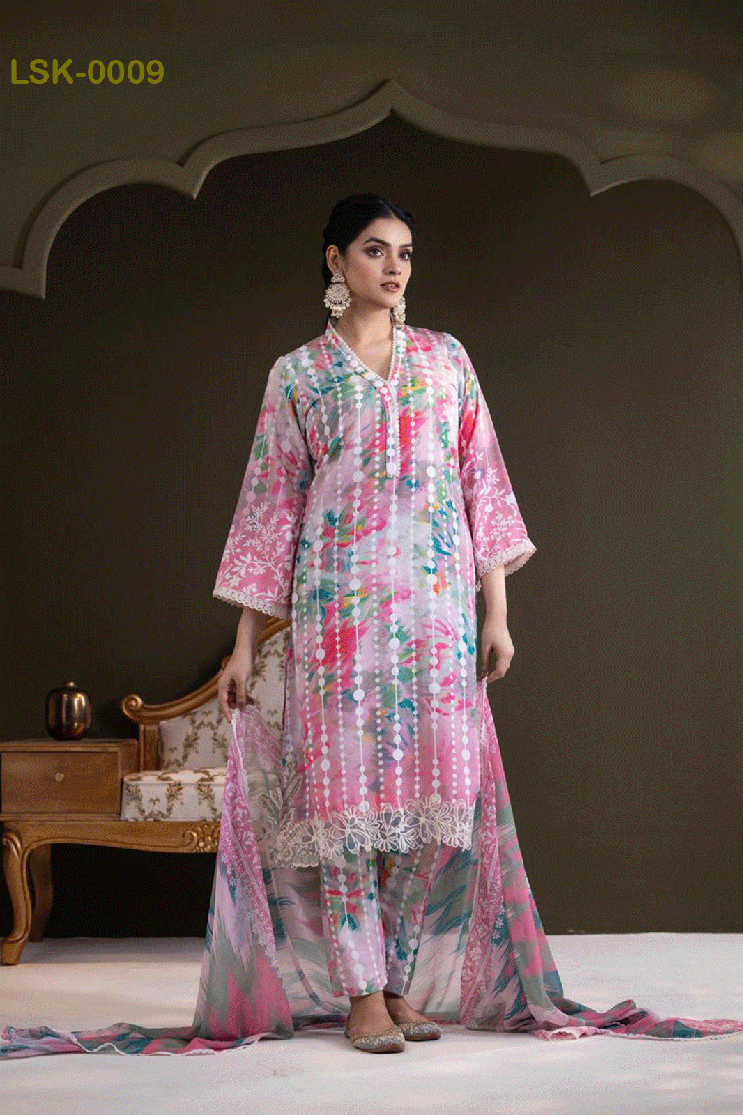 Lady's Salwar Kameez