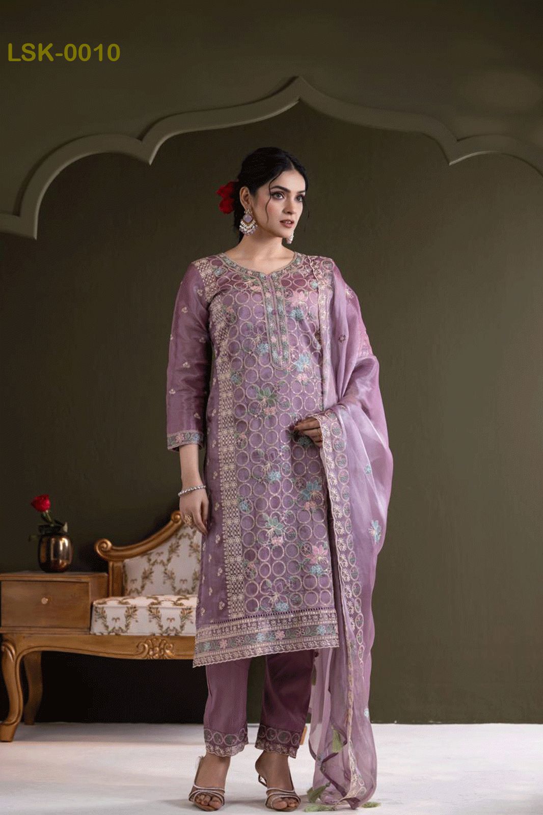 Lady's Salwar Kameez