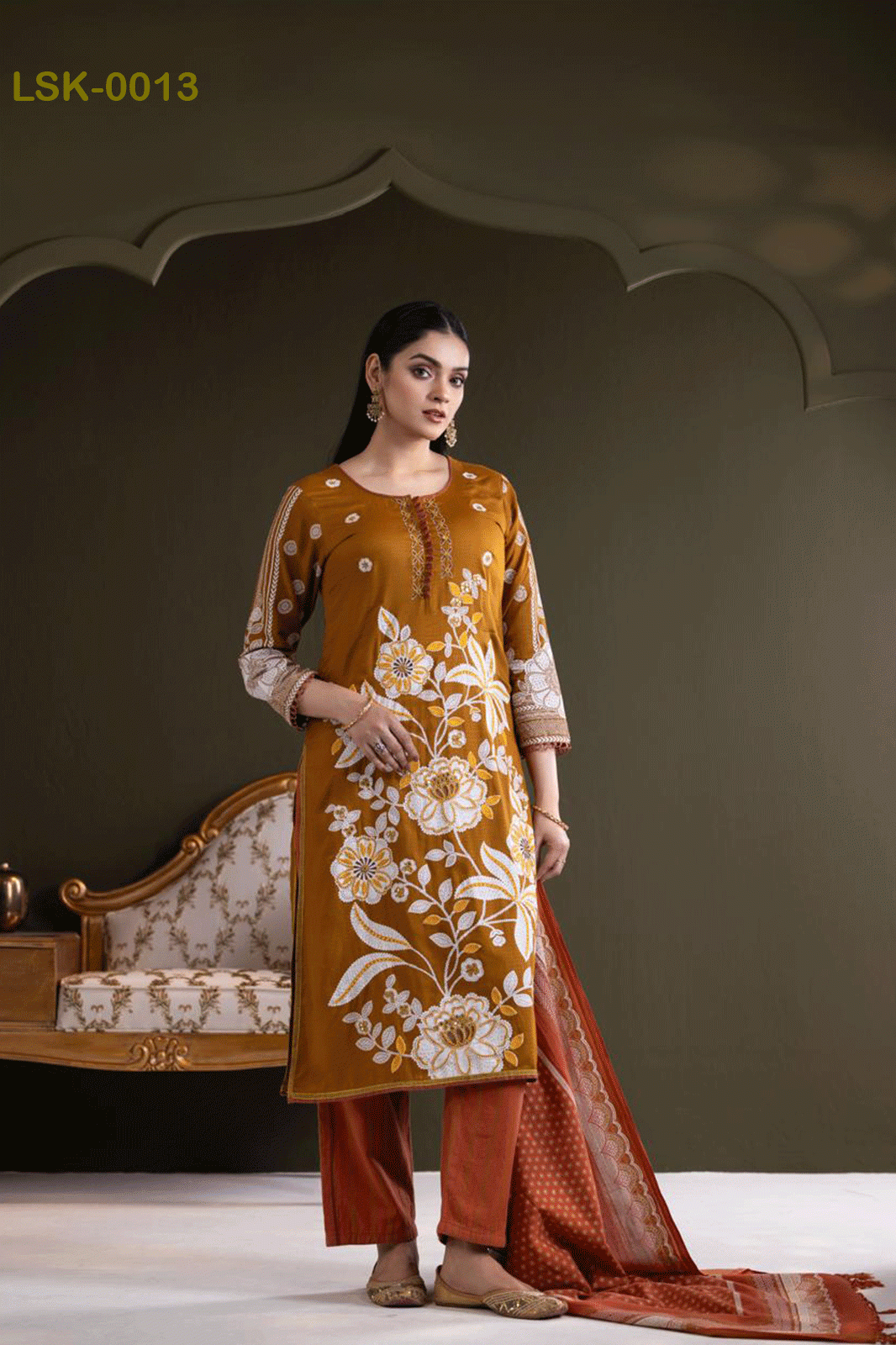 Lady's Salwar Kameez