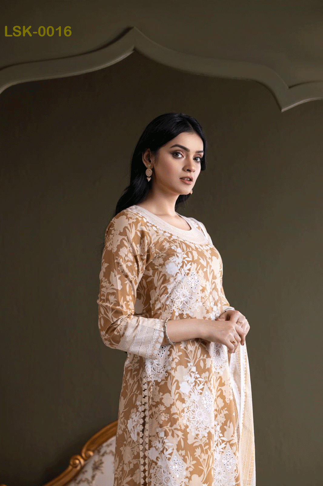 Lady's Salwar Kameez